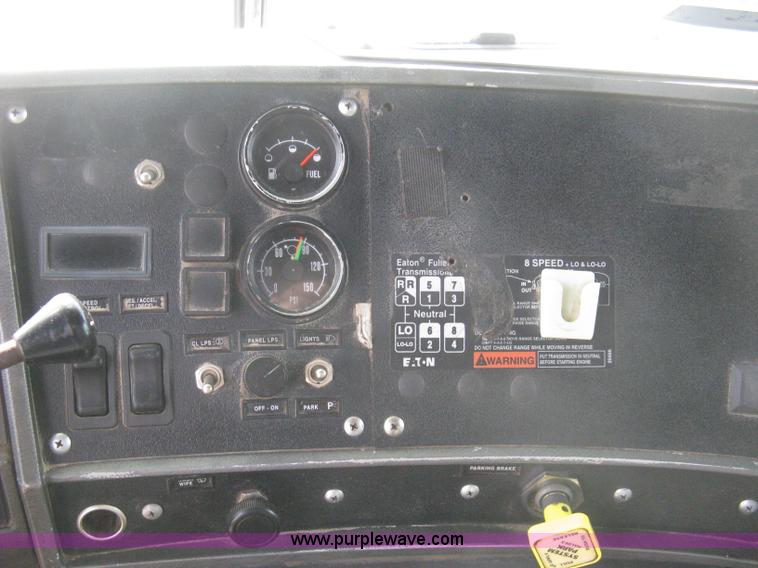 image for item 8114 2001 Mack RB688S triple axle dump truck