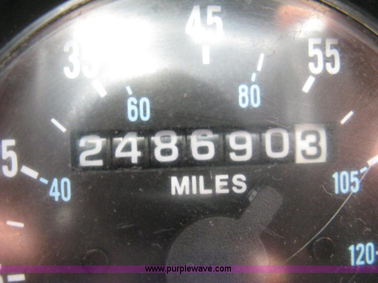 image for item 8114 2001 Mack RB688S triple axle dump truck