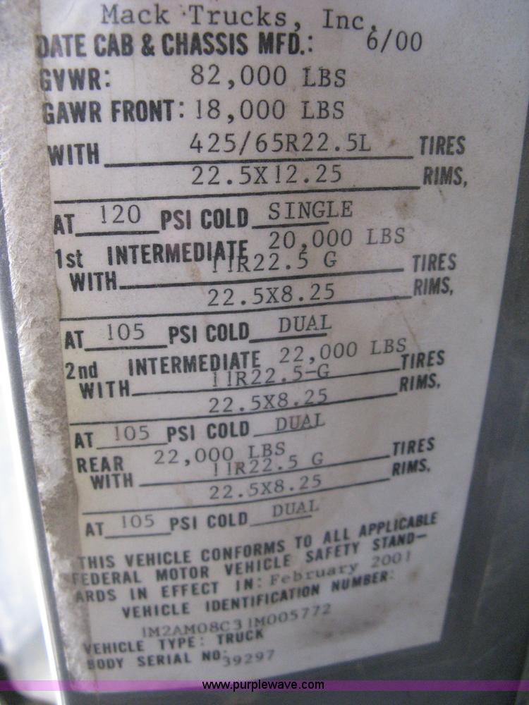 image for item 8114 2001 Mack RB688S triple axle dump truck