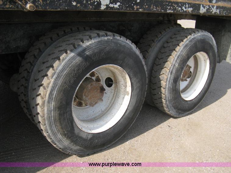 image for item 8114 2001 Mack RB688S triple axle dump truck