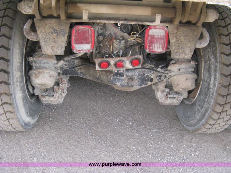 image for item 8114 2001 Mack RB688S triple axle dump truck