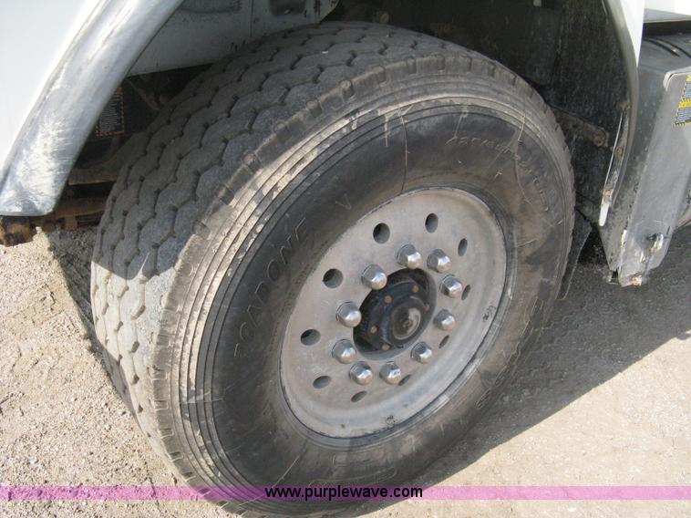 image for item 8114 2001 Mack RB688S triple axle dump truck