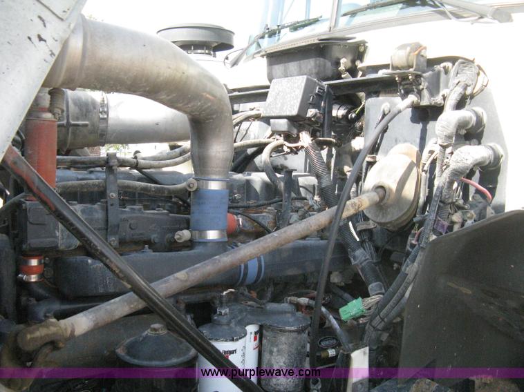 image for item 8114 2001 Mack RB688S triple axle dump truck