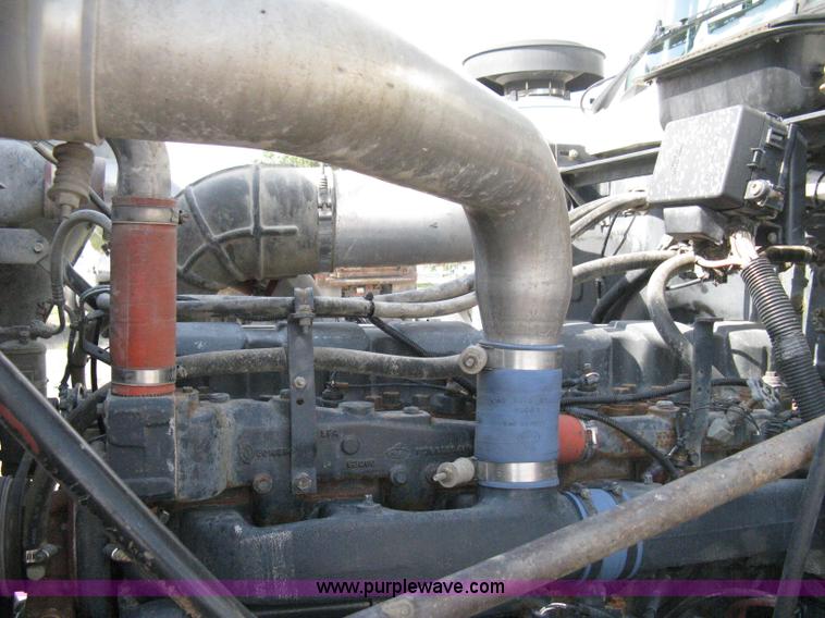 image for item 8114 2001 Mack RB688S triple axle dump truck