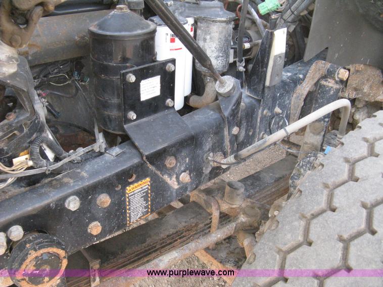 image for item 8114 2001 Mack RB688S triple axle dump truck