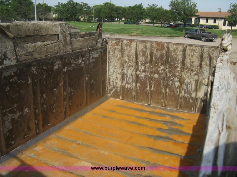 image for item 8114 2001 Mack RB688S triple axle dump truck