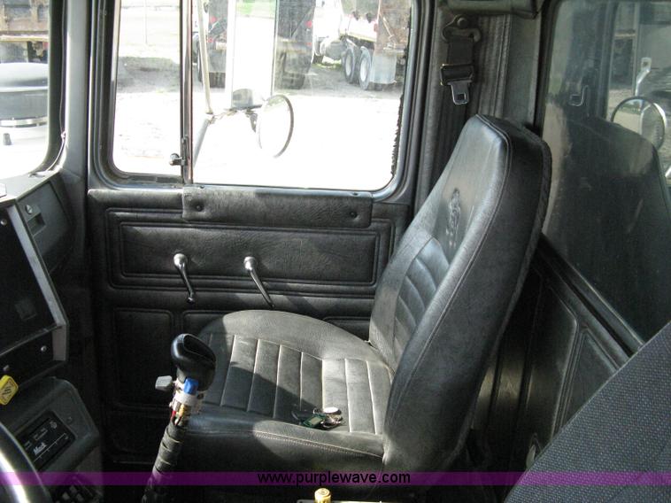 image for item 8114 2001 Mack RB688S triple axle dump truck