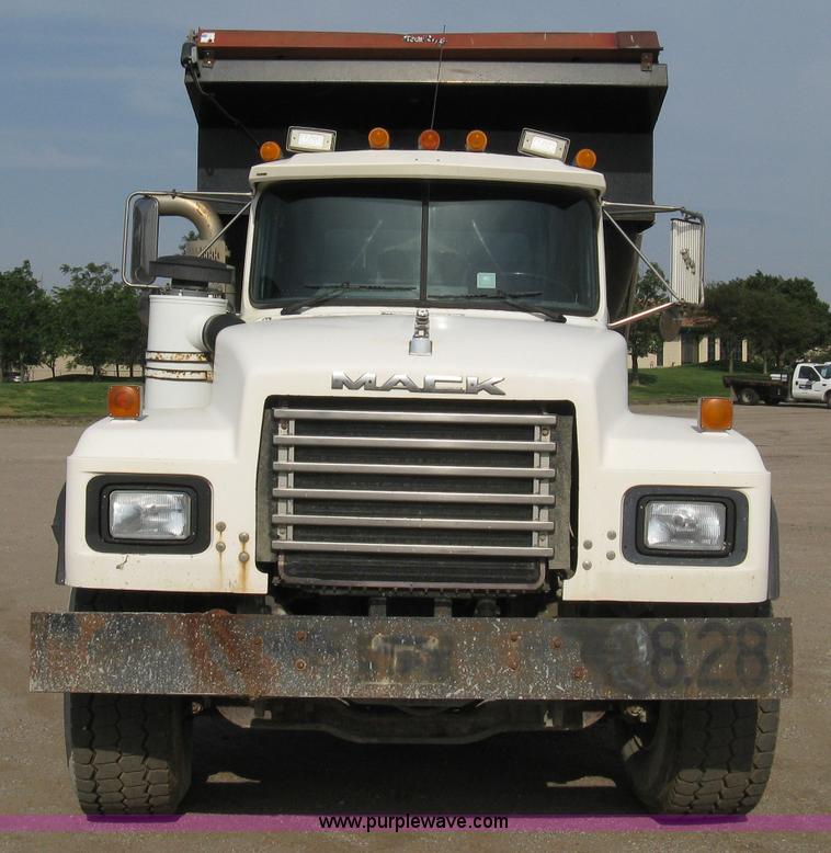 image for item 8115 1997 Mack RD690S triple axle dump truck