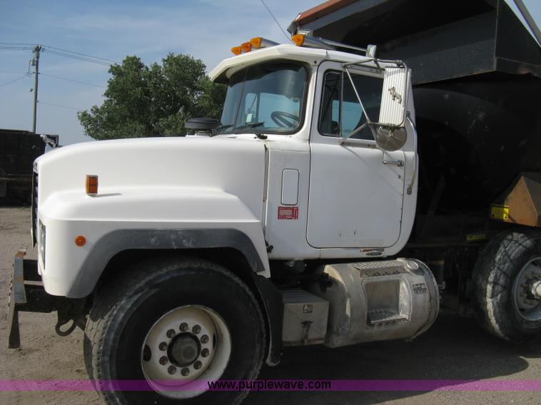 image for item 8115 1997 Mack RD690S triple axle dump truck