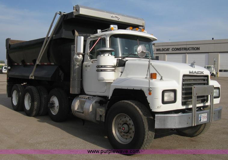 image for item 8116 2001 Mack RD688S triple axle dump truck