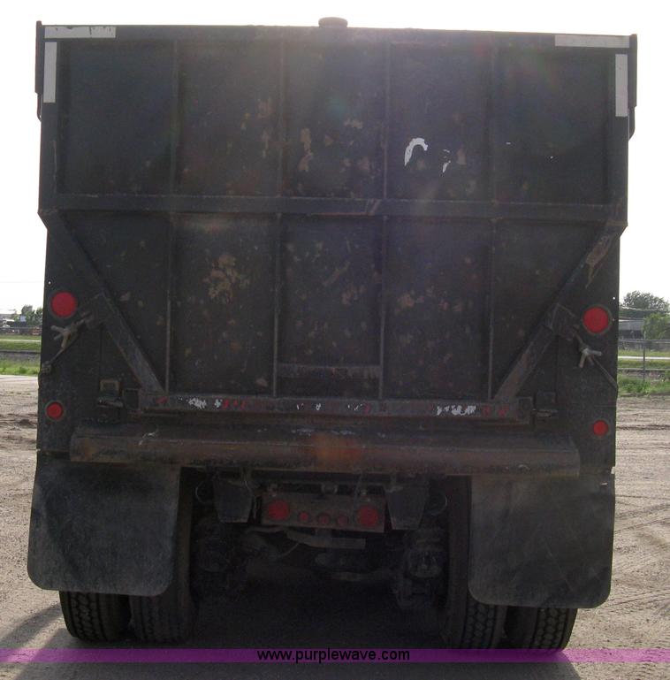 image for item 8116 2001 Mack RD688S triple axle dump truck