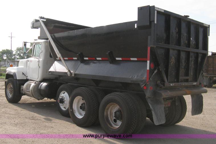 image for item 8116 2001 Mack RD688S triple axle dump truck