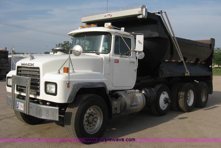 image for item 8116 2001 Mack RD688S triple axle dump truck