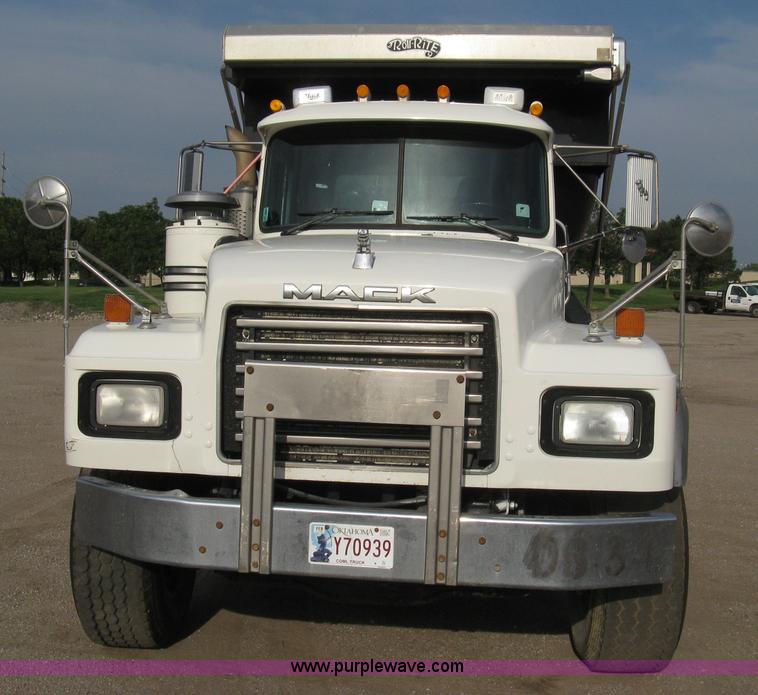 image for item 8116 2001 Mack RD688S triple axle dump truck