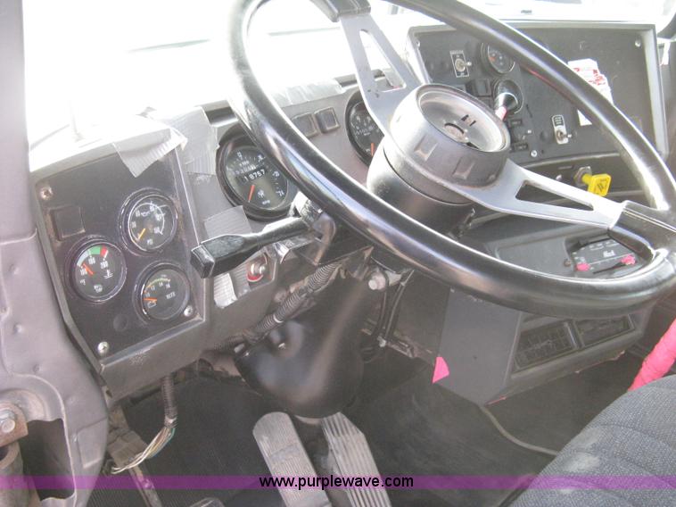 image for item 8116 2001 Mack RD688S triple axle dump truck