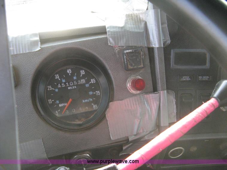 image for item 8116 2001 Mack RD688S triple axle dump truck