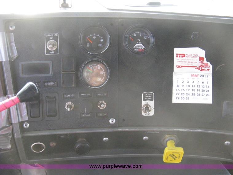 image for item 8116 2001 Mack RD688S triple axle dump truck