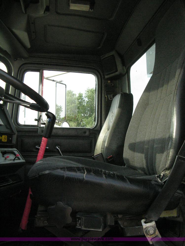 image for item 8116 2001 Mack RD688S triple axle dump truck