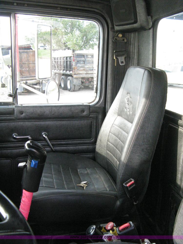 image for item 8116 2001 Mack RD688S triple axle dump truck