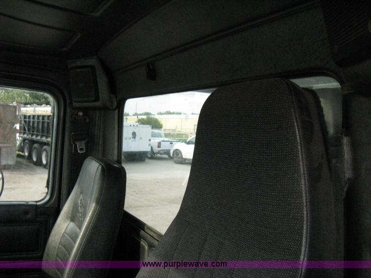 image for item 8116 2001 Mack RD688S triple axle dump truck