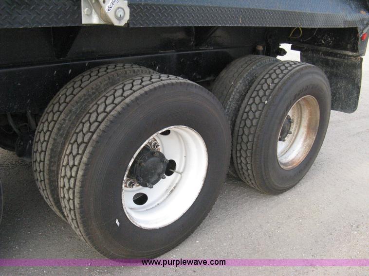 image for item 8116 2001 Mack RD688S triple axle dump truck