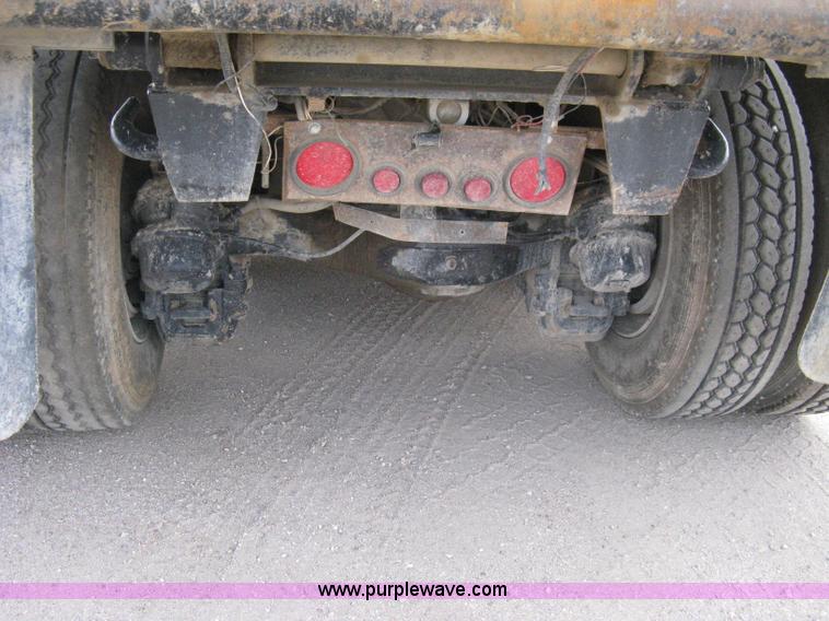 image for item 8116 2001 Mack RD688S triple axle dump truck