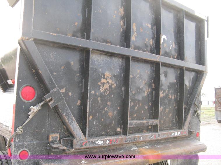 image for item 8116 2001 Mack RD688S triple axle dump truck