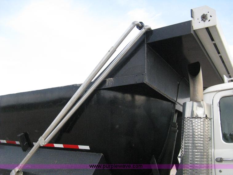 image for item 8116 2001 Mack RD688S triple axle dump truck