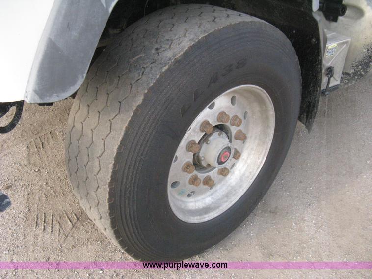 image for item 8116 2001 Mack RD688S triple axle dump truck