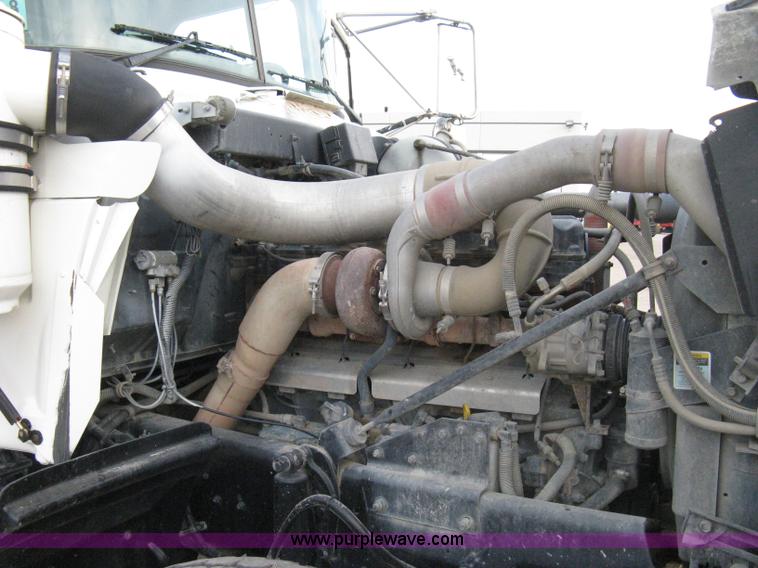 image for item 8116 2001 Mack RD688S triple axle dump truck