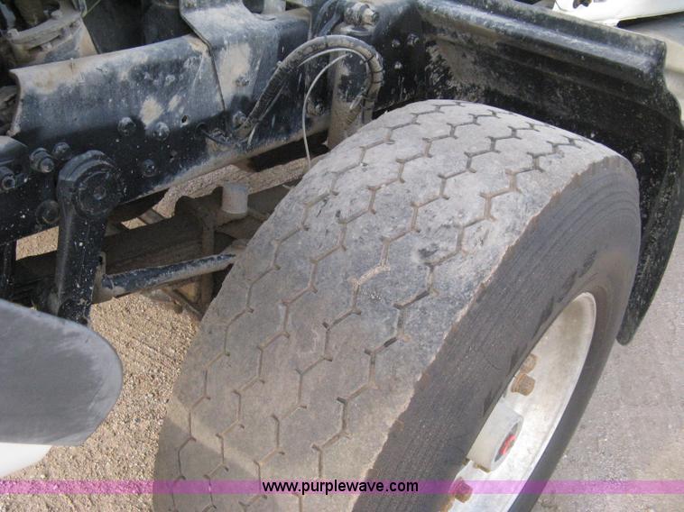 image for item 8116 2001 Mack RD688S triple axle dump truck