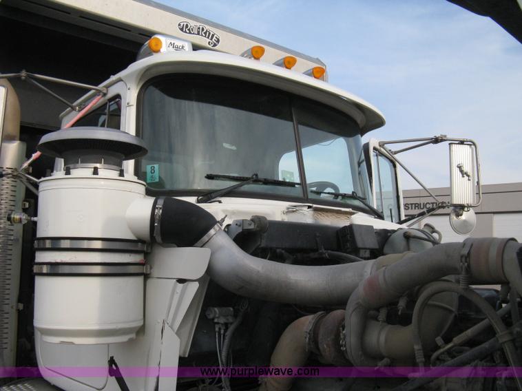 image for item 8116 2001 Mack RD688S triple axle dump truck