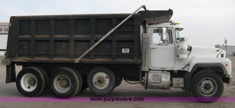 image for item 8117 2001 Mack RD688S triple axle dump truck