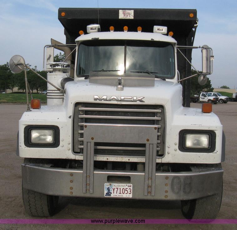 image for item 8117 2001 Mack RD688S triple axle dump truck