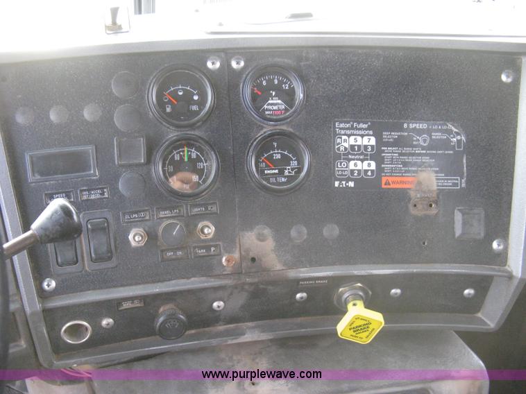 image for item 8117 2001 Mack RD688S triple axle dump truck