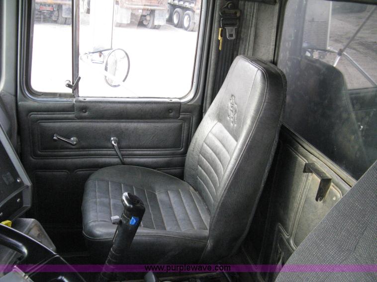 image for item 8117 2001 Mack RD688S triple axle dump truck