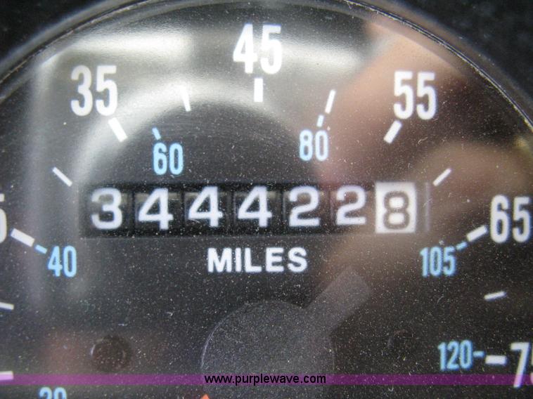 image for item 8117 2001 Mack RD688S triple axle dump truck