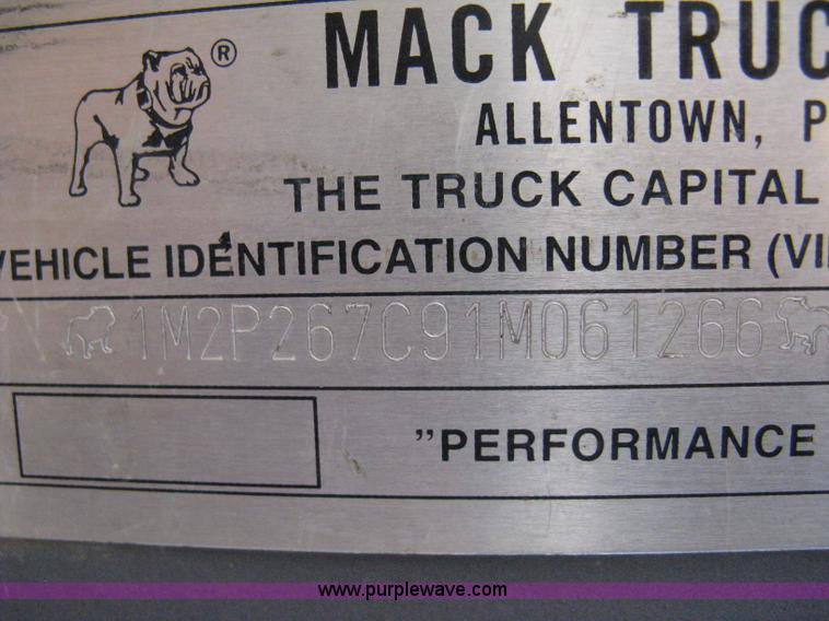 image for item 8117 2001 Mack RD688S triple axle dump truck