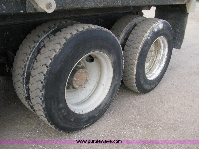 image for item 8117 2001 Mack RD688S triple axle dump truck