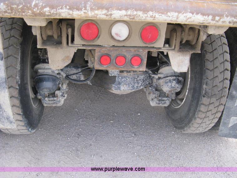 image for item 8117 2001 Mack RD688S triple axle dump truck