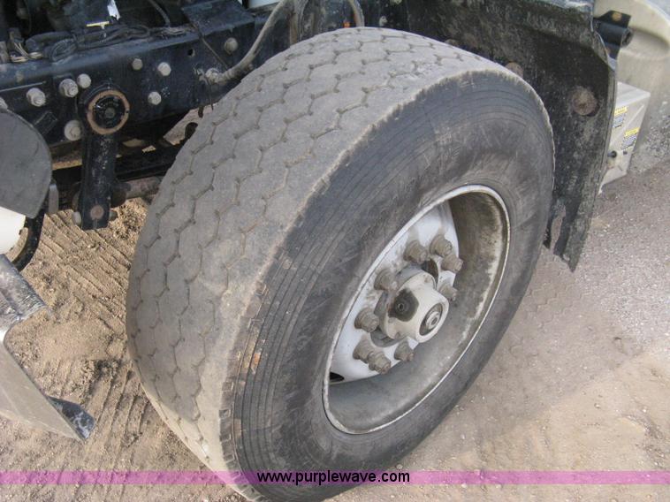 image for item 8117 2001 Mack RD688S triple axle dump truck