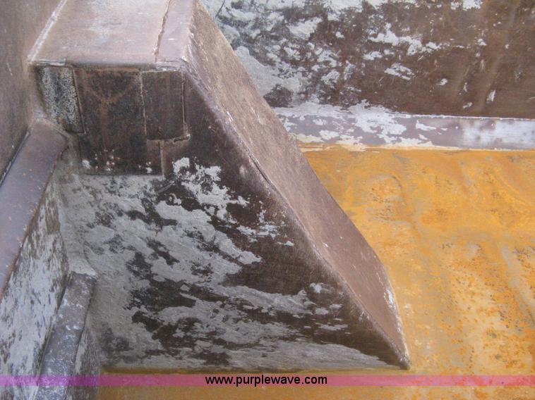 image for item 8117 2001 Mack RD688S triple axle dump truck