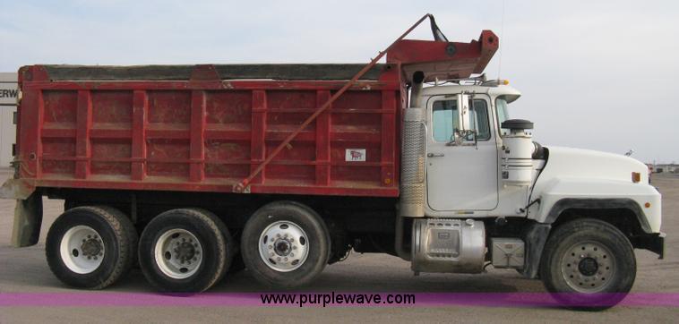 image for item 8118 2002 Mack RD688S triple axle dump truck