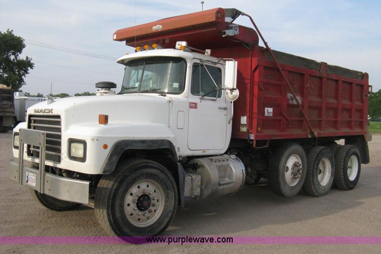 image for item 8118 2002 Mack RD688S triple axle dump truck