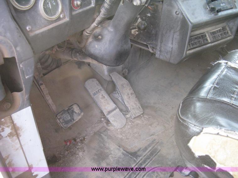 image for item 8118 2002 Mack RD688S triple axle dump truck