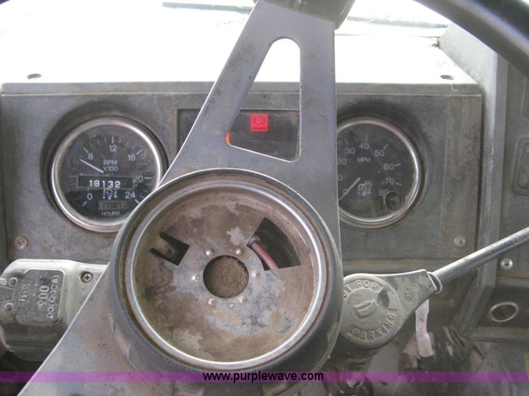 image for item 8118 2002 Mack RD688S triple axle dump truck