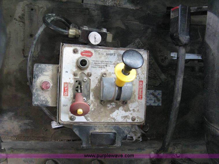 image for item 8118 2002 Mack RD688S triple axle dump truck