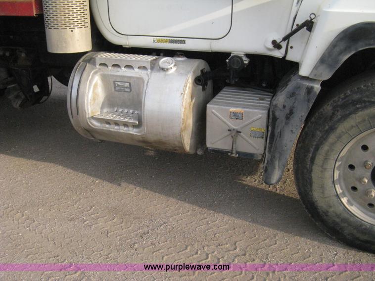 image for item 8118 2002 Mack RD688S triple axle dump truck