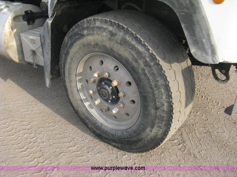 image for item 8118 2002 Mack RD688S triple axle dump truck