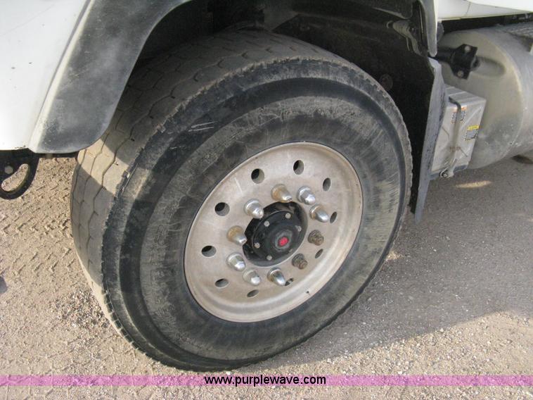 image for item 8118 2002 Mack RD688S triple axle dump truck